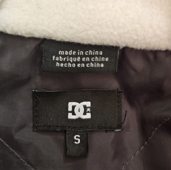 DC Pink, White And Grey Plaid Lightweight Hooded Jacket. Size Small - Picture 8 of 13